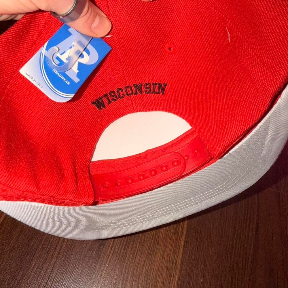 Wisconsin red snapback hat - Picture 2 of 2